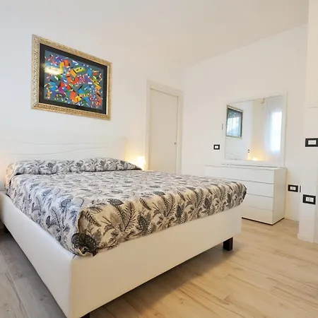 Magica Immobiliare, Vi 1b