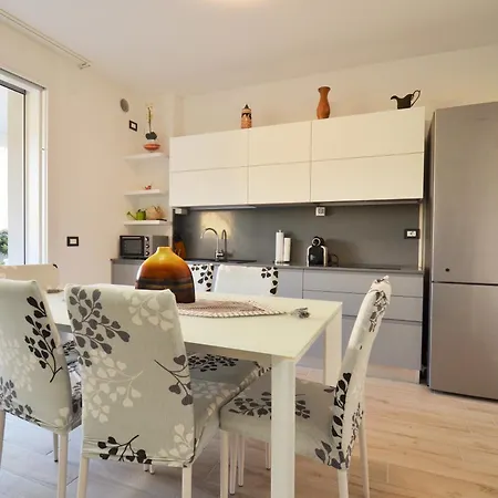 Magica Immobiliare, Vi 1b * Lido di Jesolo